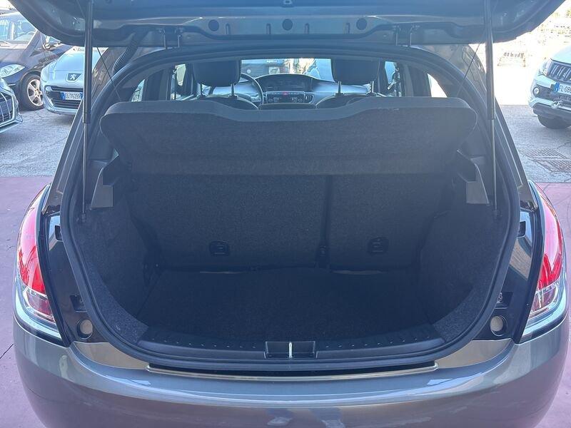 Lancia Ypsilon Ypsilon 1.0 5 porte S&S Hybrid