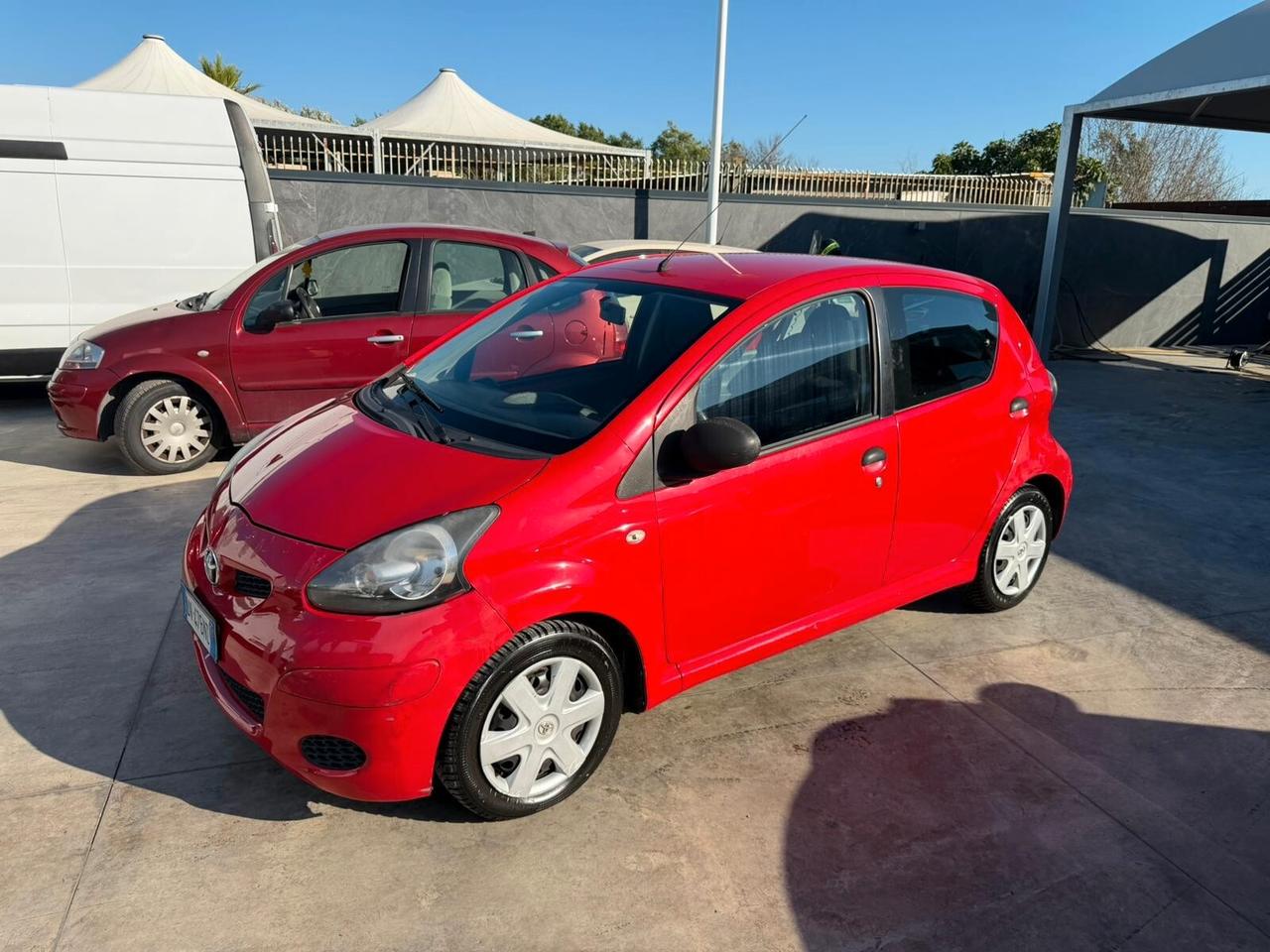 Toyota Aygo 1.0 12V VVT-i 5 porte Sol