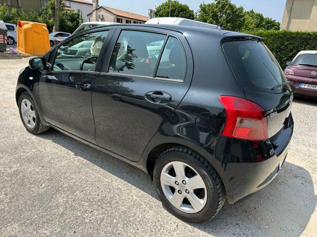 TOYOTA Yaris Ok neo pat. 1.0 5 porte Sol