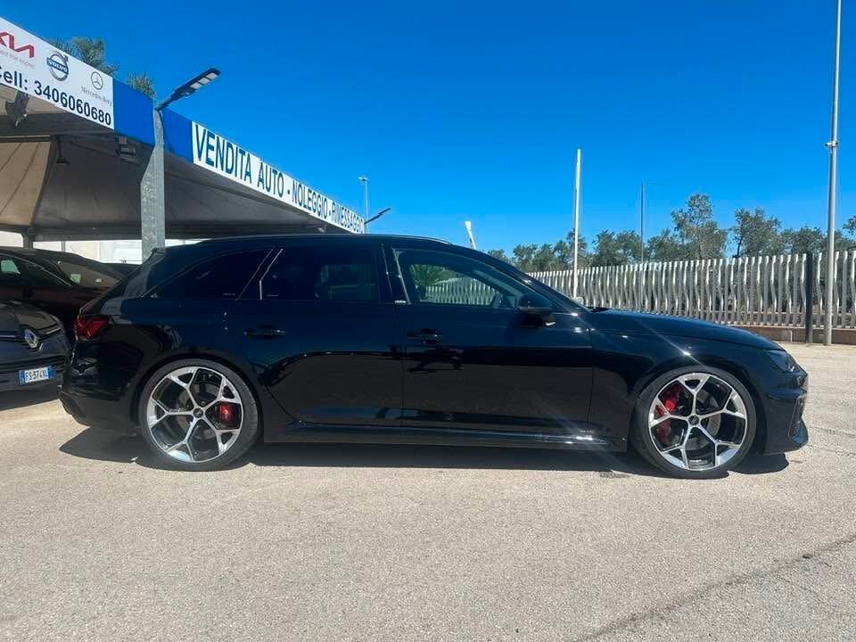 Audi A4 RS 4 Avant