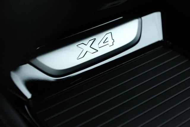 BMW X4 xDrive20i MH48V Msport