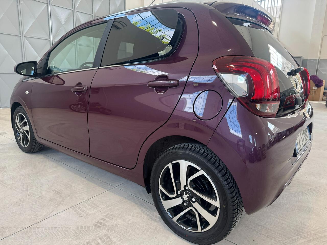Peugeot 108 PureTech 82 5 porte Allure