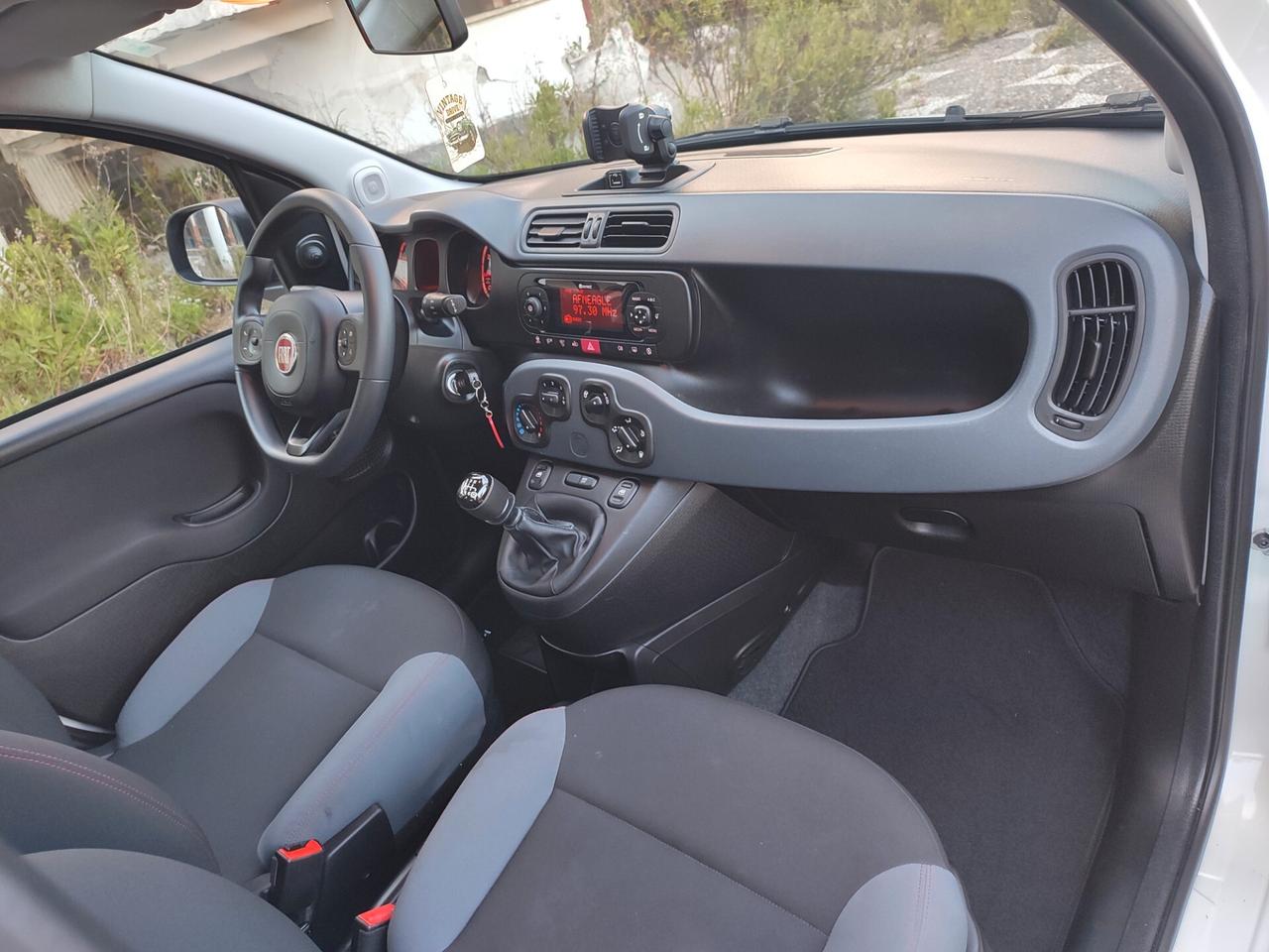 Fiat Panda HYBRID 1.0 S&S 70 CV E6D COMANDI AL VOLANTE CLIMA
