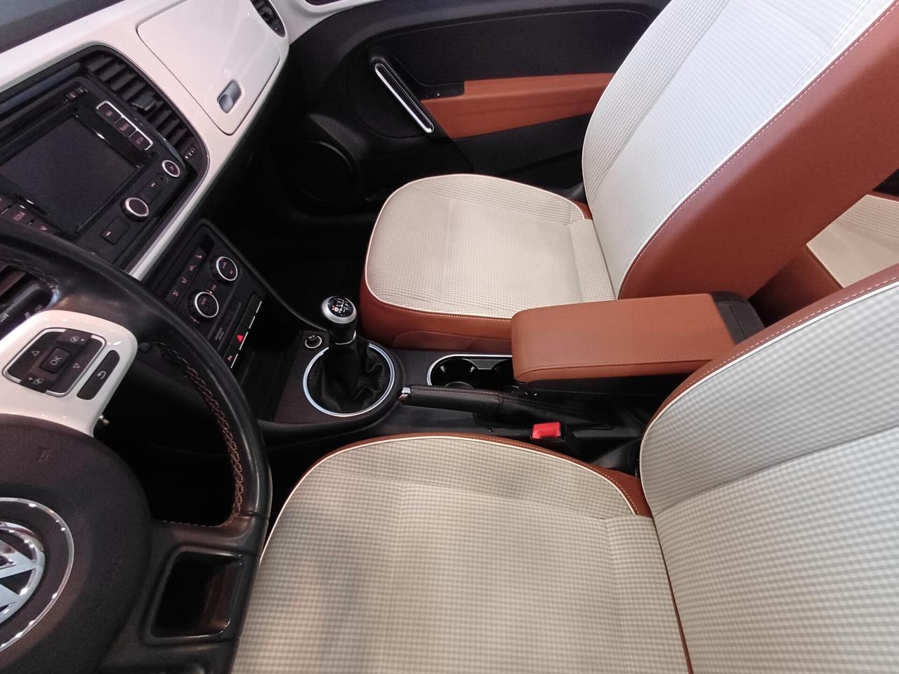 Volkswagen Maggiolino Cabrio 1.2 TSI CUP adatta a neopatentati