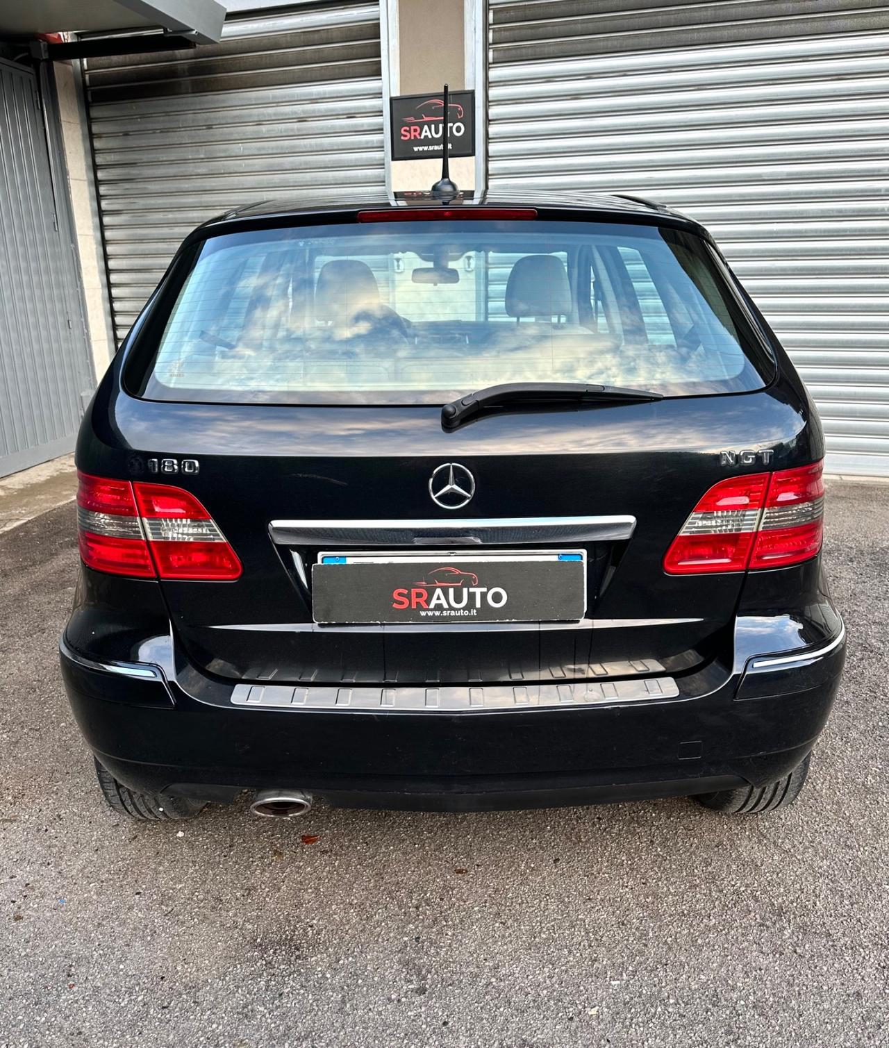 Mercedes-Benz B 180 NGT BlueEFFICIENCY-BENZ/METANO