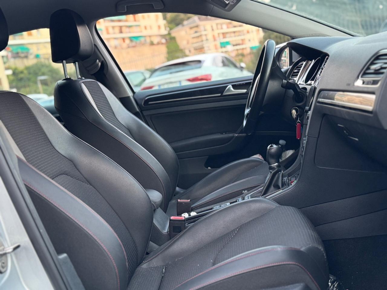 Volkswagen Golf 2.0 TDI 5p. Highline BlueMotion Technology