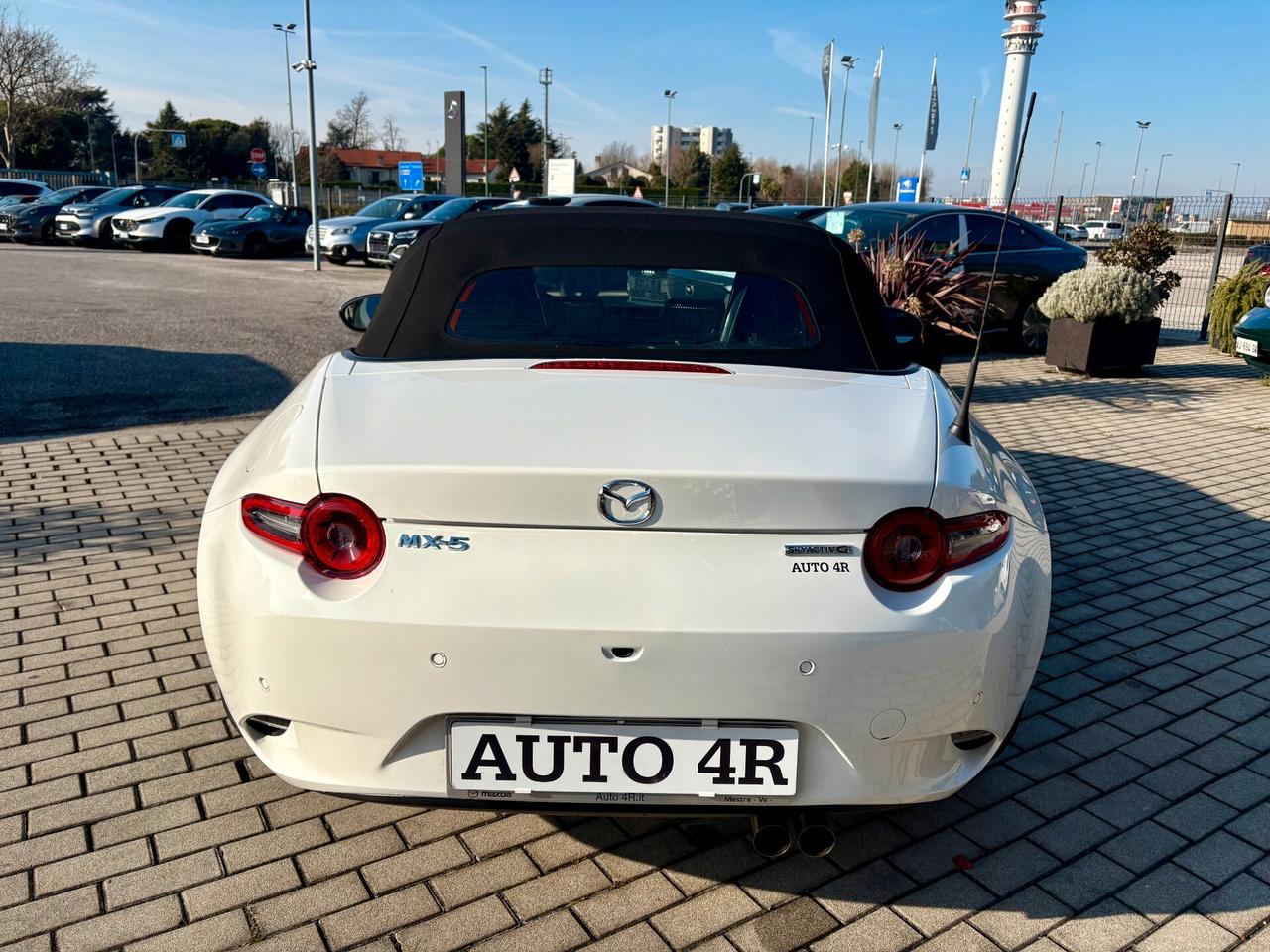 Mazda MX-5 1.5L Skyactiv-G Exclusive-Line