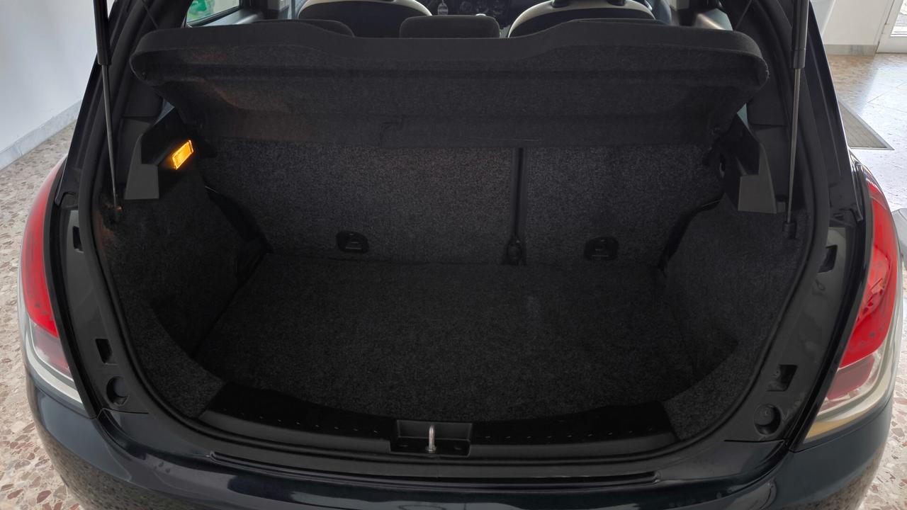 Lancia Ypsilon 1.2 69 CV 5 porte GPL Ecochic Silver