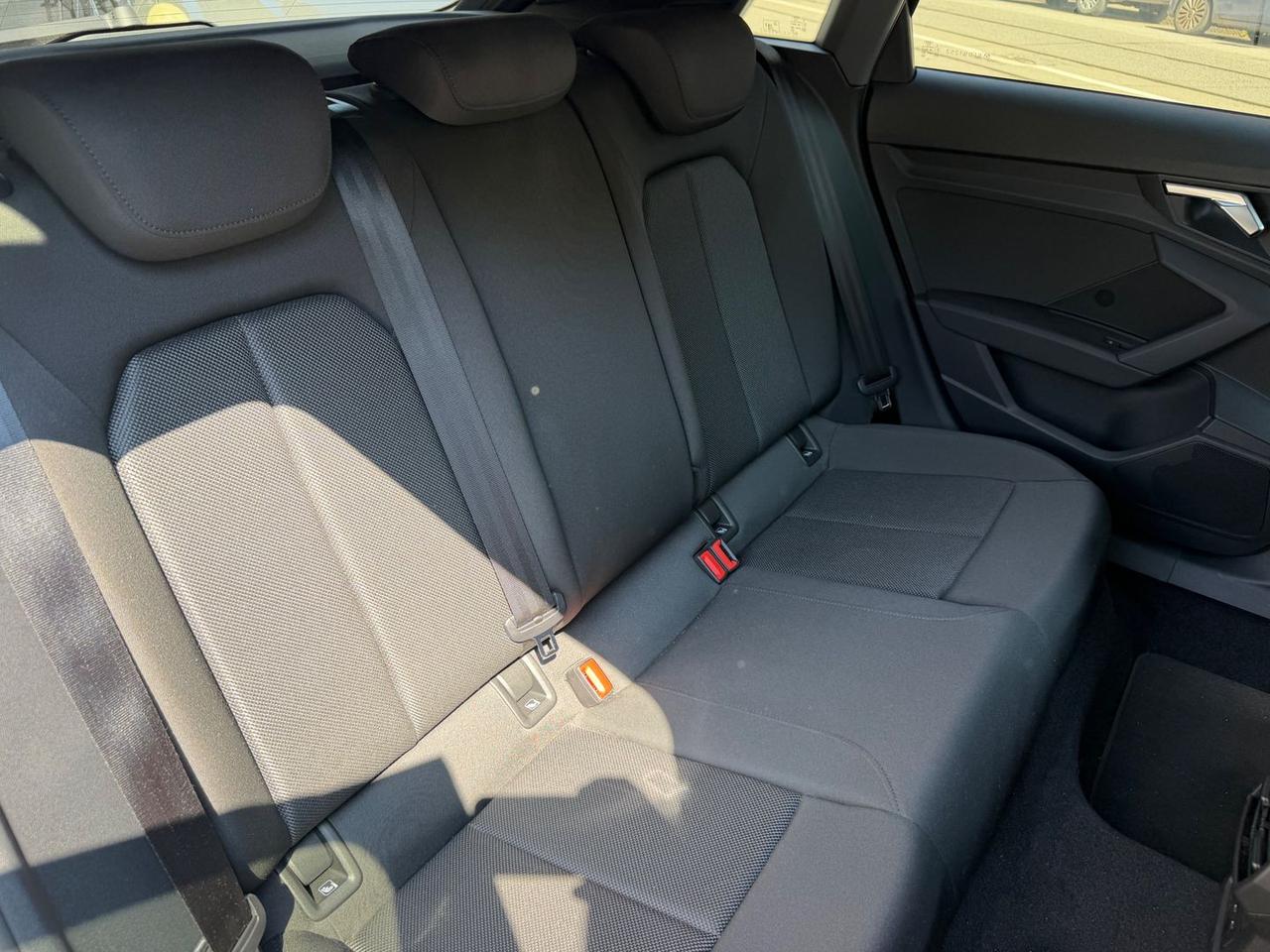 Audi A3 1.5 35 TFSI Business #10780