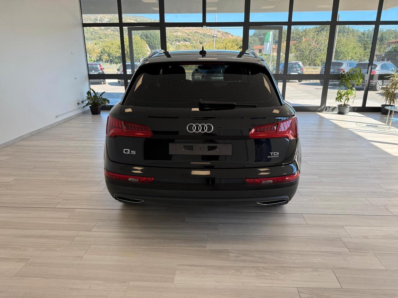 Audi Q5 2.0 TDI quattro S tronic Business