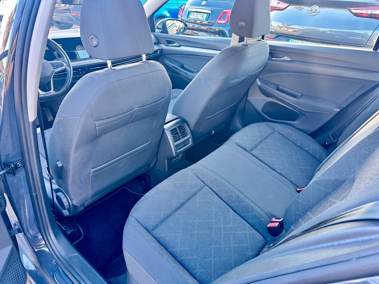 VOLKSWAGEN - Golf VIII - 2.0 TDI DSG Life 5p. - UNIPRO. - FINANZIABILE - NEOPATENTATI