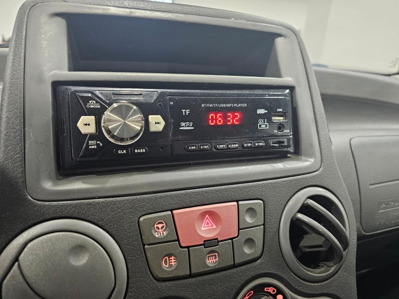 NUOVA FIAT PANDA EMOTION 1.2 DUALOGIC BENZ 60CV - CAMBIO AUTOMATICO