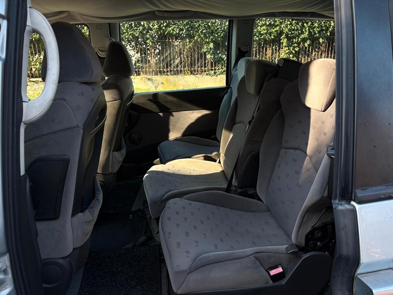 Peugeot 807 2.0 16V SR