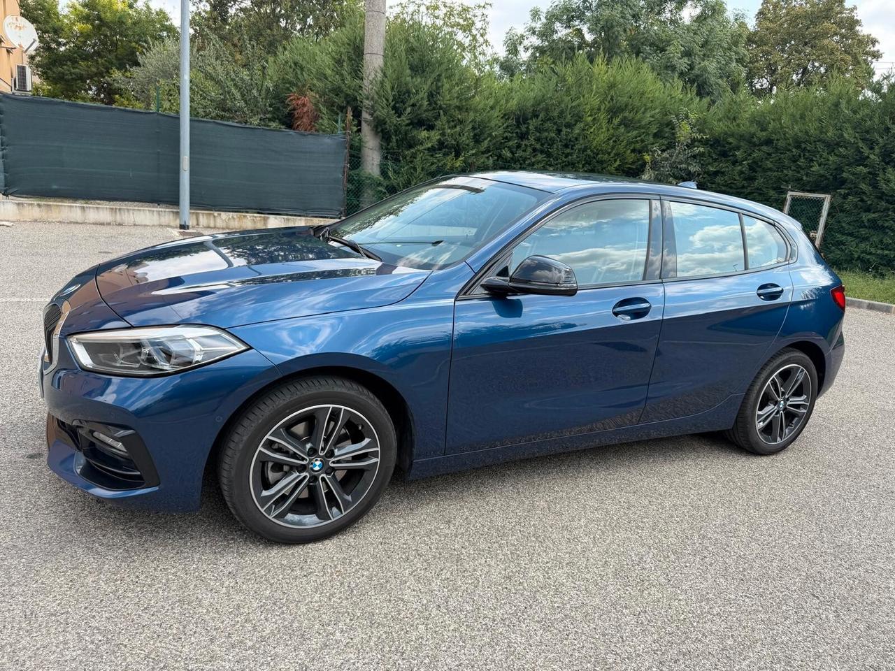 BMW 116 d - AUT. - NAV. - NEOP. - 12 MESI DI GARANZIA -