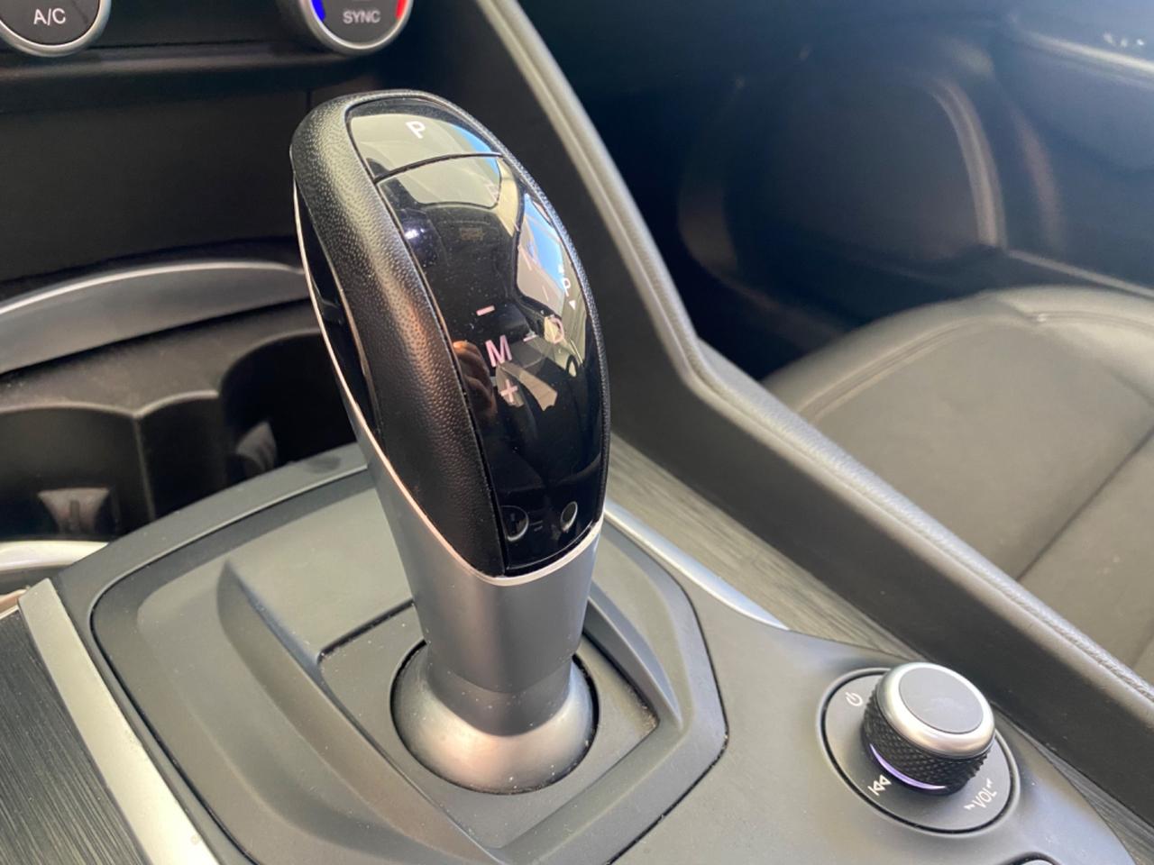Alfa Romeo Giulia 2.2 TurboD B-tech AT8 FULL LED2020