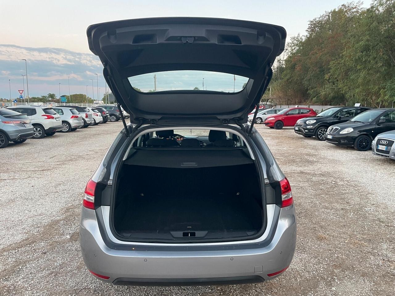 Peugeot 308 BlueHDi 100 S&S SW Access
