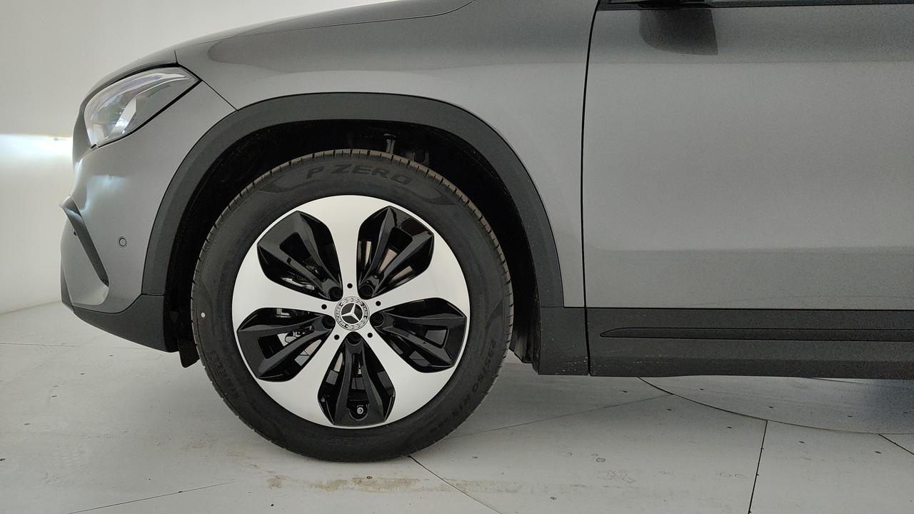 Mercedes-Benz GLA 200 d automatic