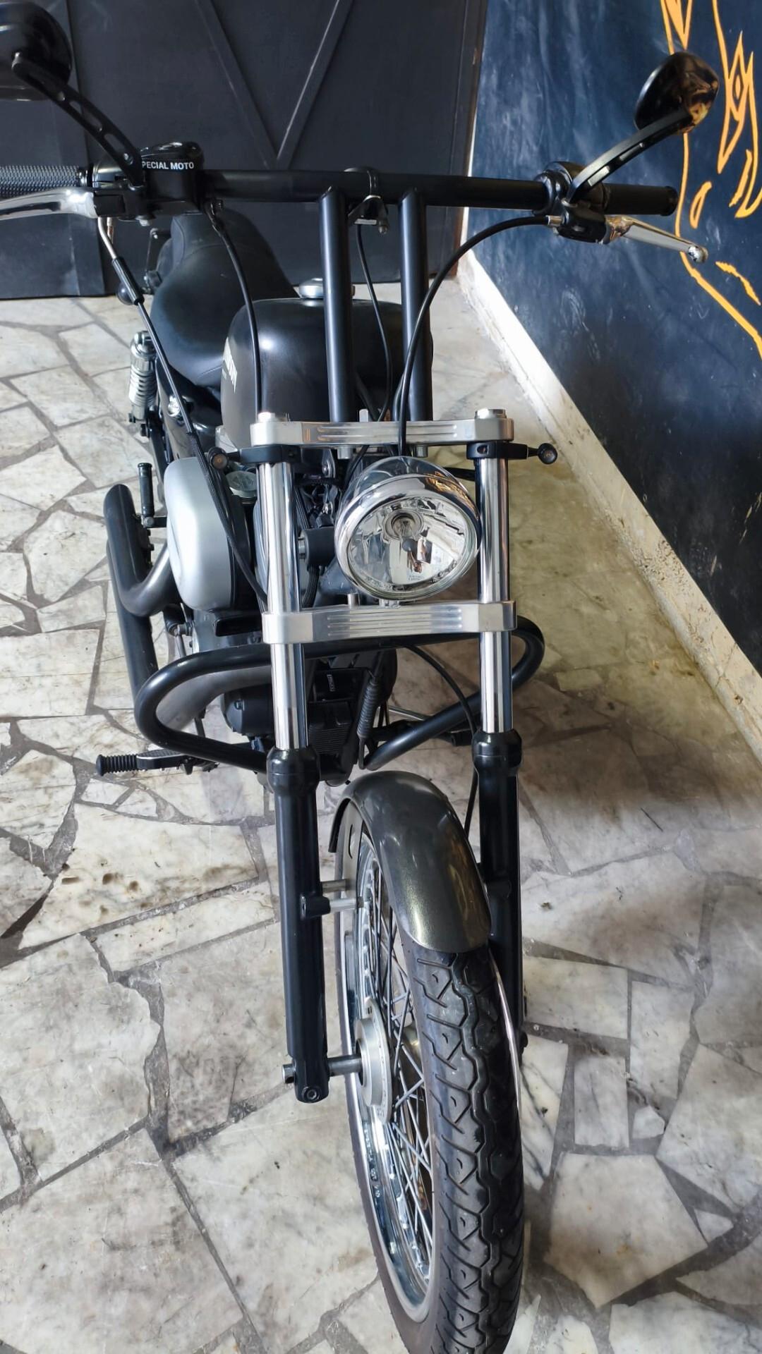 Harley-Davidson 883C – Anno 2000