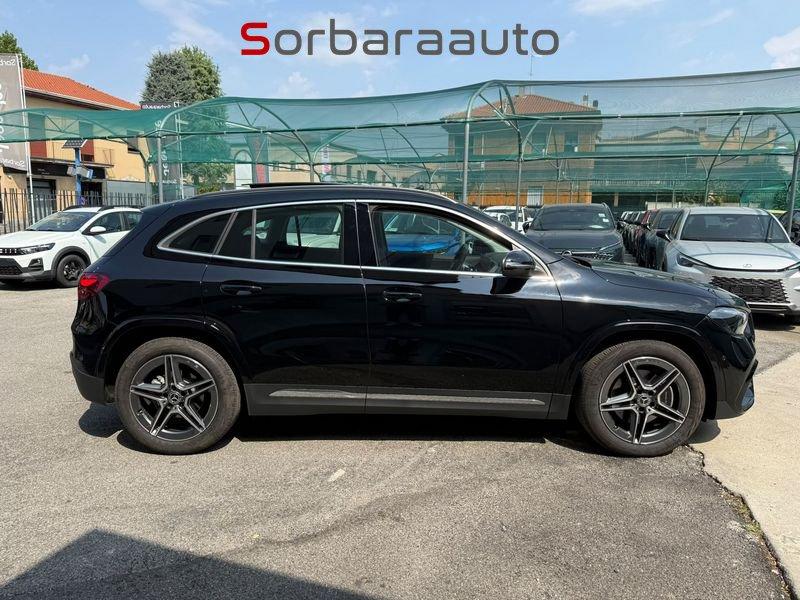 Mercedes-Benz GLA 200 d Automatic AMG Line Premium con Tetto Panoramico.