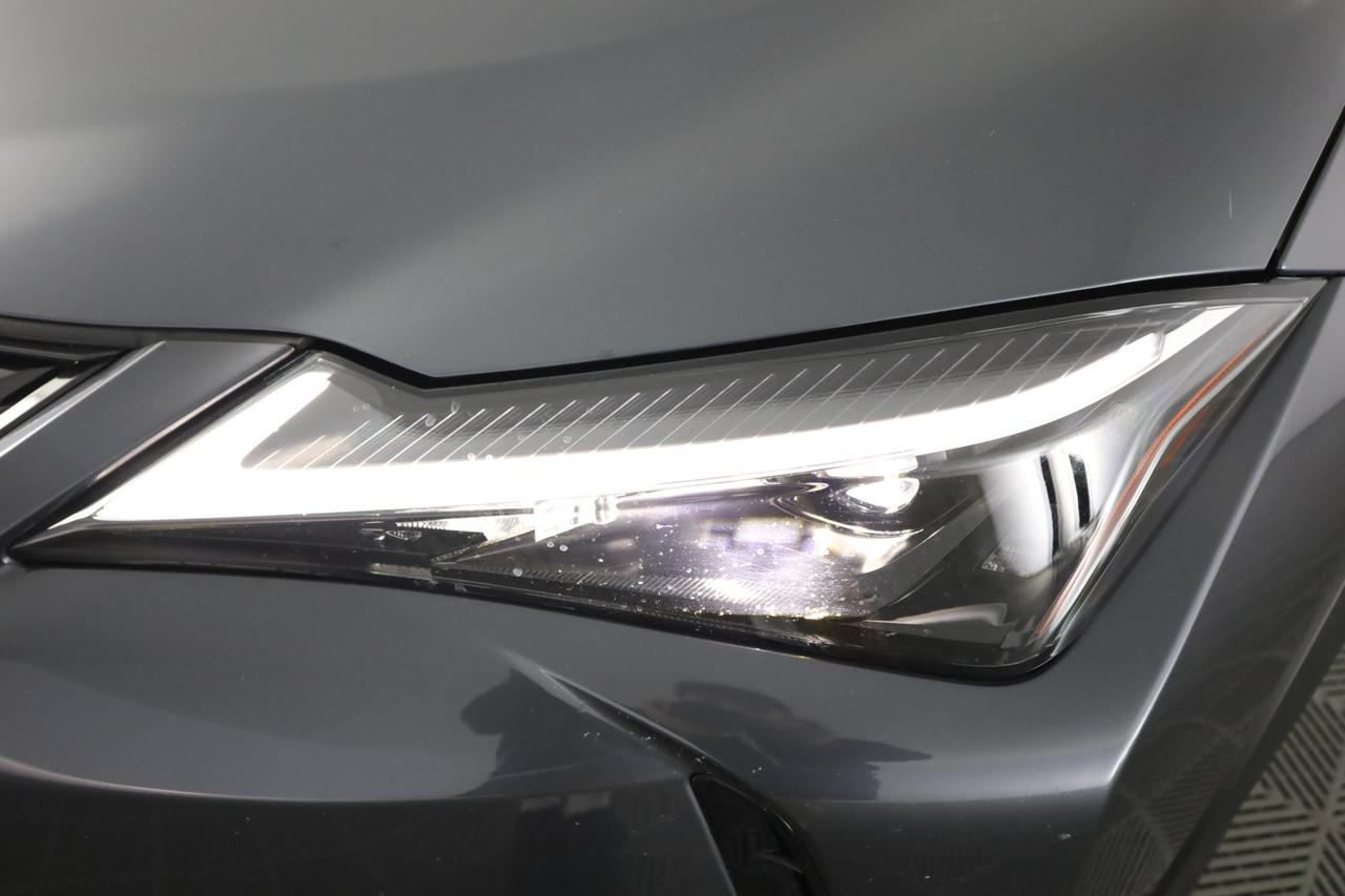 LEXUS UX Hybrid Urban