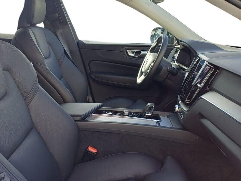 Volvo XC60 B4 197+14 CV AWD Automatica Mild Hybrid Diesel Plus Dark N1 Autocarro