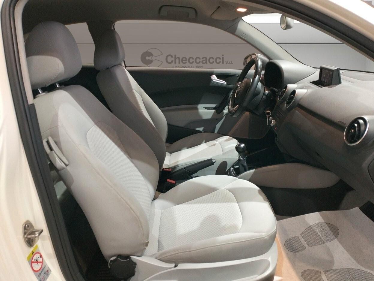 Audi A1 3p 1.6 tdi Attraction c/clima 90cv NEOPATENTATI