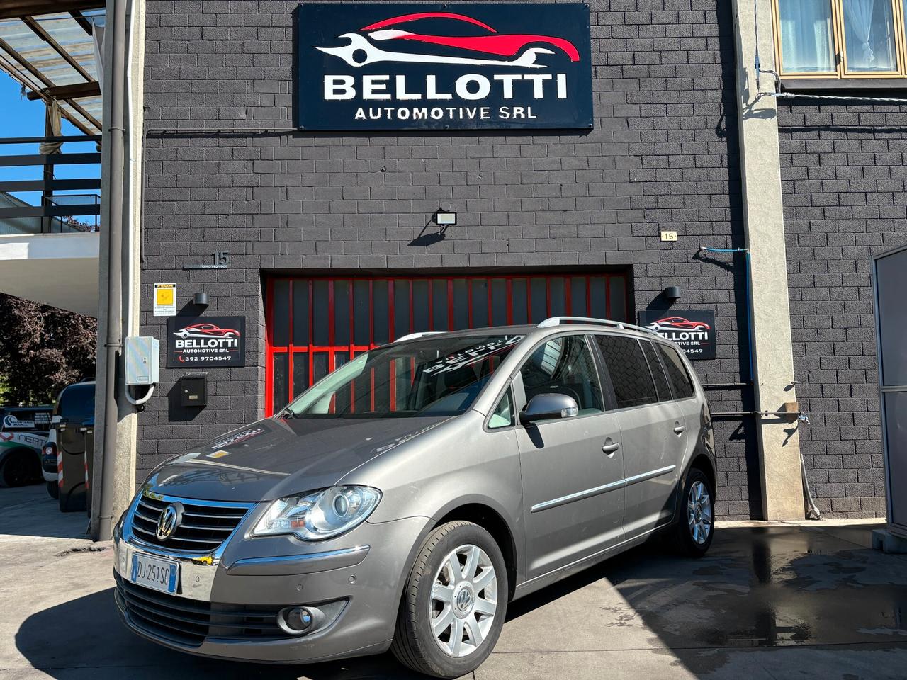 Volkswagen Touran 2.0 TDI DPF DSG Highline 7 POSTI