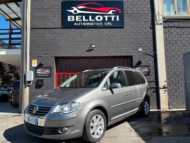 Volkswagen Touran 2.0 TDI DPF DSG Highline 7 POSTI