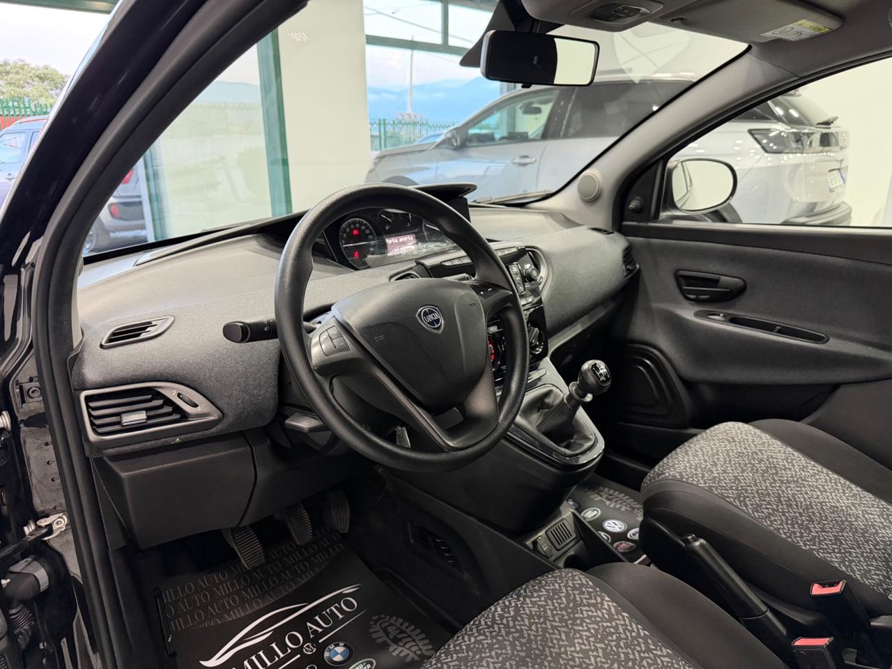 Lancia Ypsilon 1.2 69 CV 5 porte GPL Ecochic Black and Noir