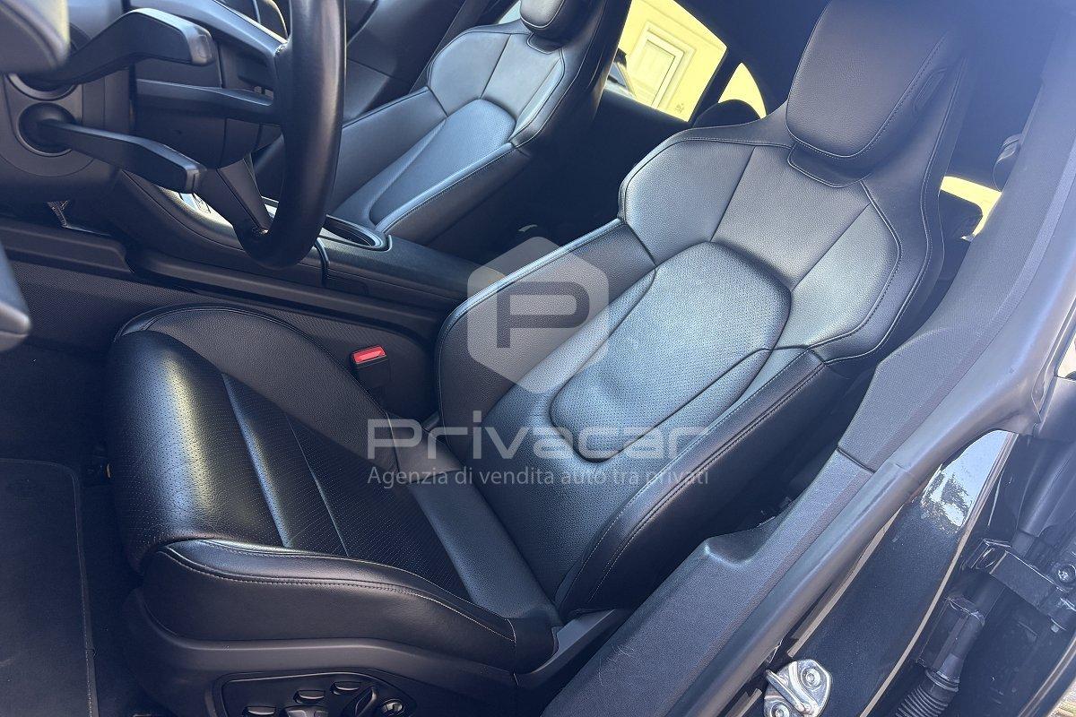 PORSCHE Taycan 4 Cross Turismo