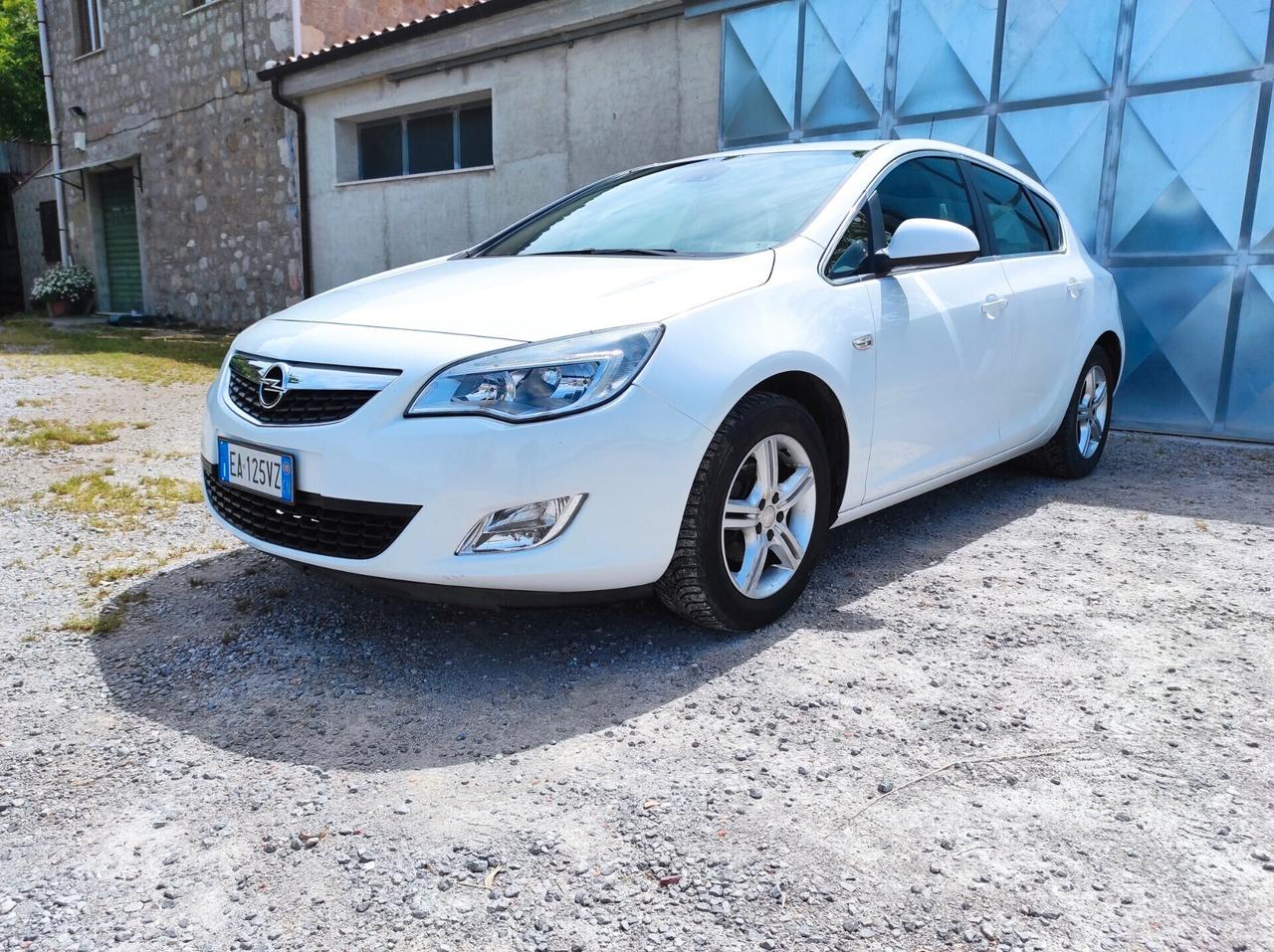 Opel Astra 1.4 Turbo 140CV 5 porte Cosmo