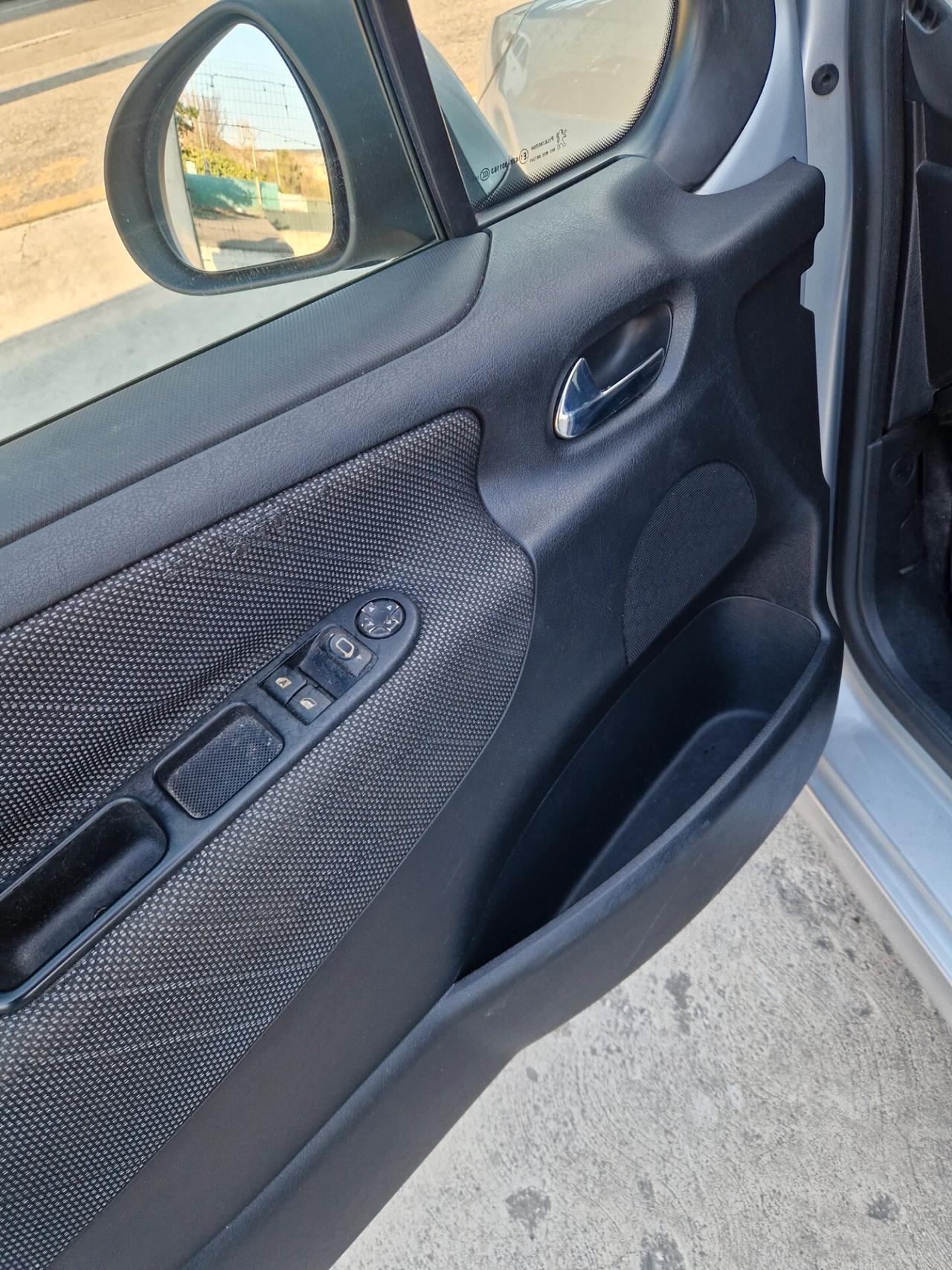 Peugeot 207 1.6 VTi 120CV 5p. - Garanzia 12 Mesi