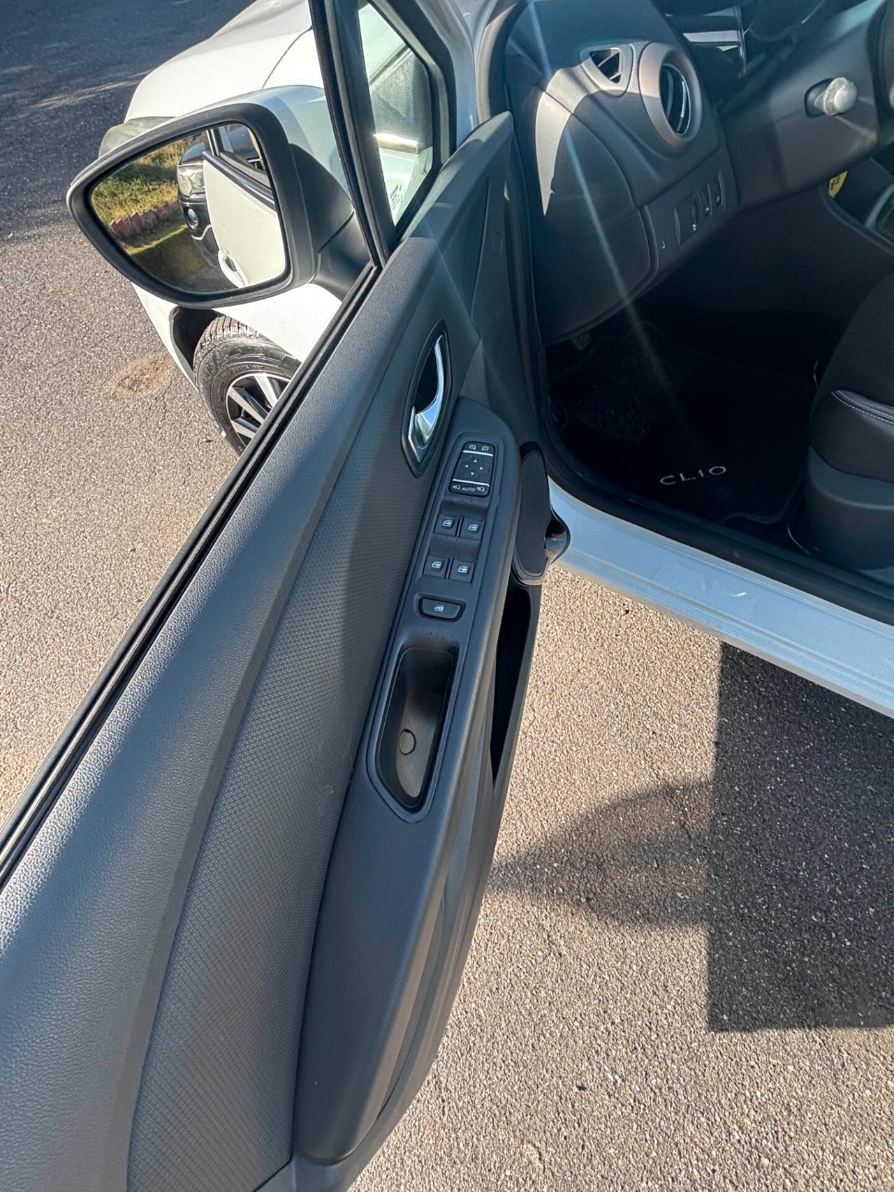 Renault Clio dCi 8V 90CV EDC Start&Stop 5 porte Energy Intens