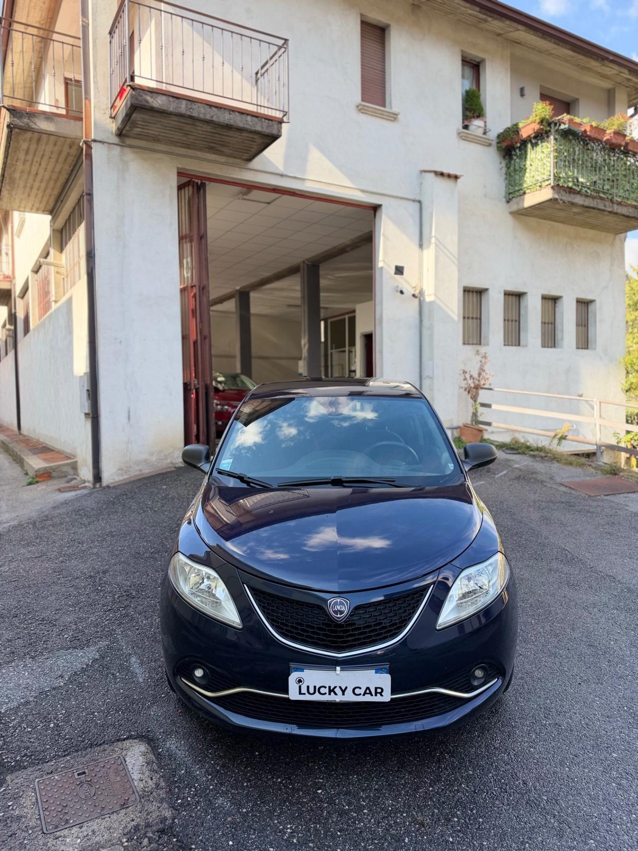 Lancia Ypsilon 1.3 MJT 16V 80 CV 5 porte S&S Silver