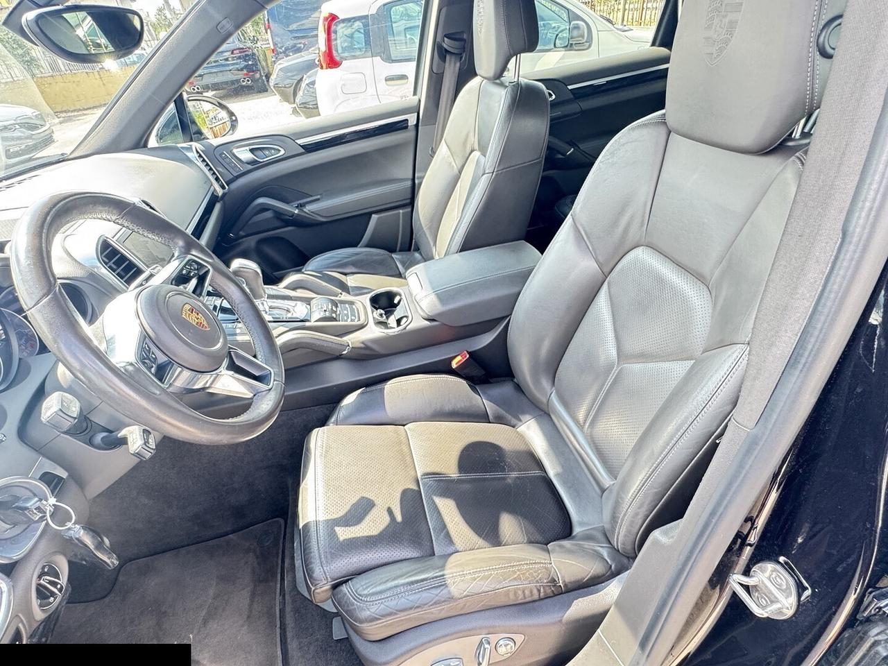 PORSCHE CAYENNE DIESEL NAVI PASM LED