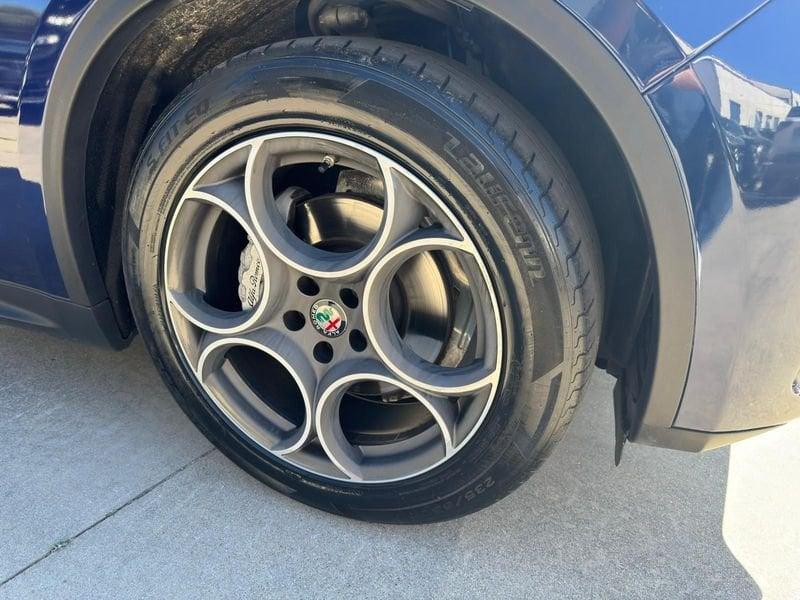 Alfa Romeo Stelvio 2.2 Turbo Diesel 180CV AT8 RWD Executive
