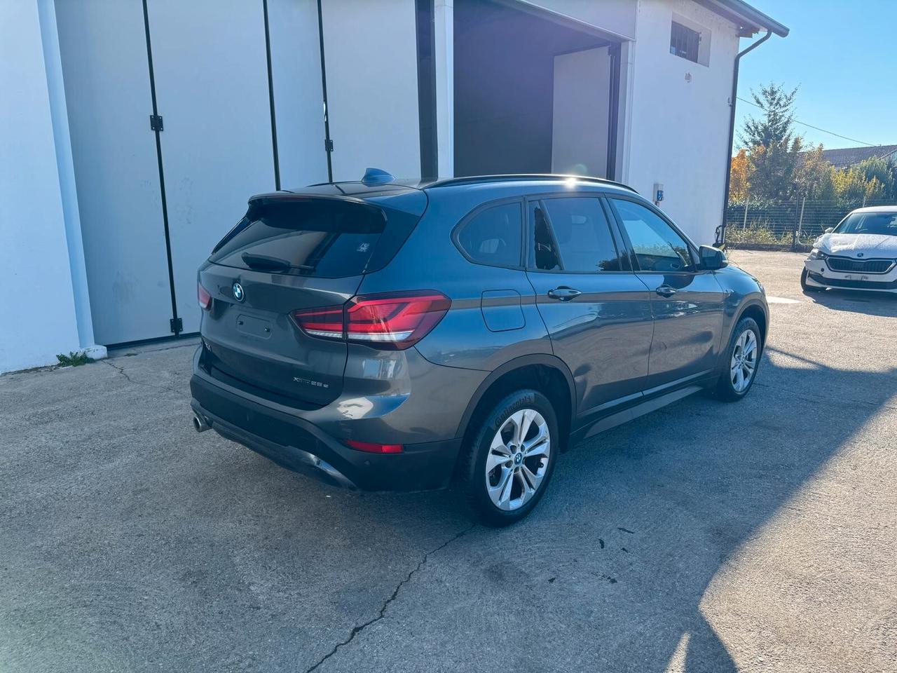BMW X1 xdrive25e auto FURTO PARZIALE