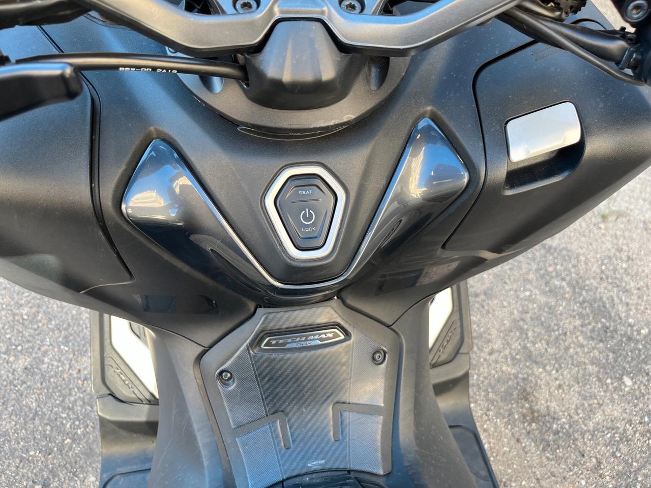 Yamaha TMAX 560 Tech Max