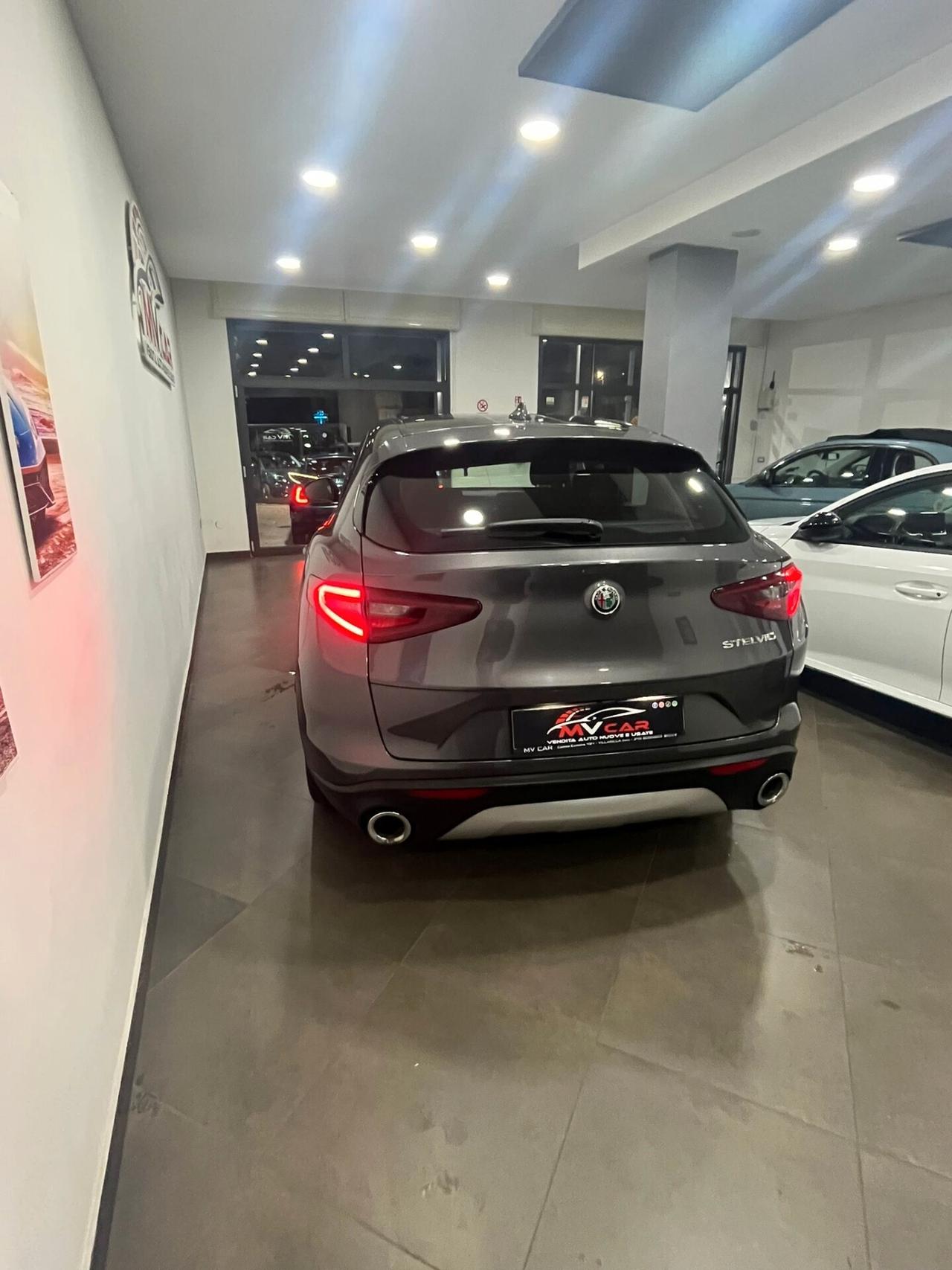 Alfa Romeo Stelvio 2.2 Turbodiesel 160 CV AT8 RWD Sport-Tech