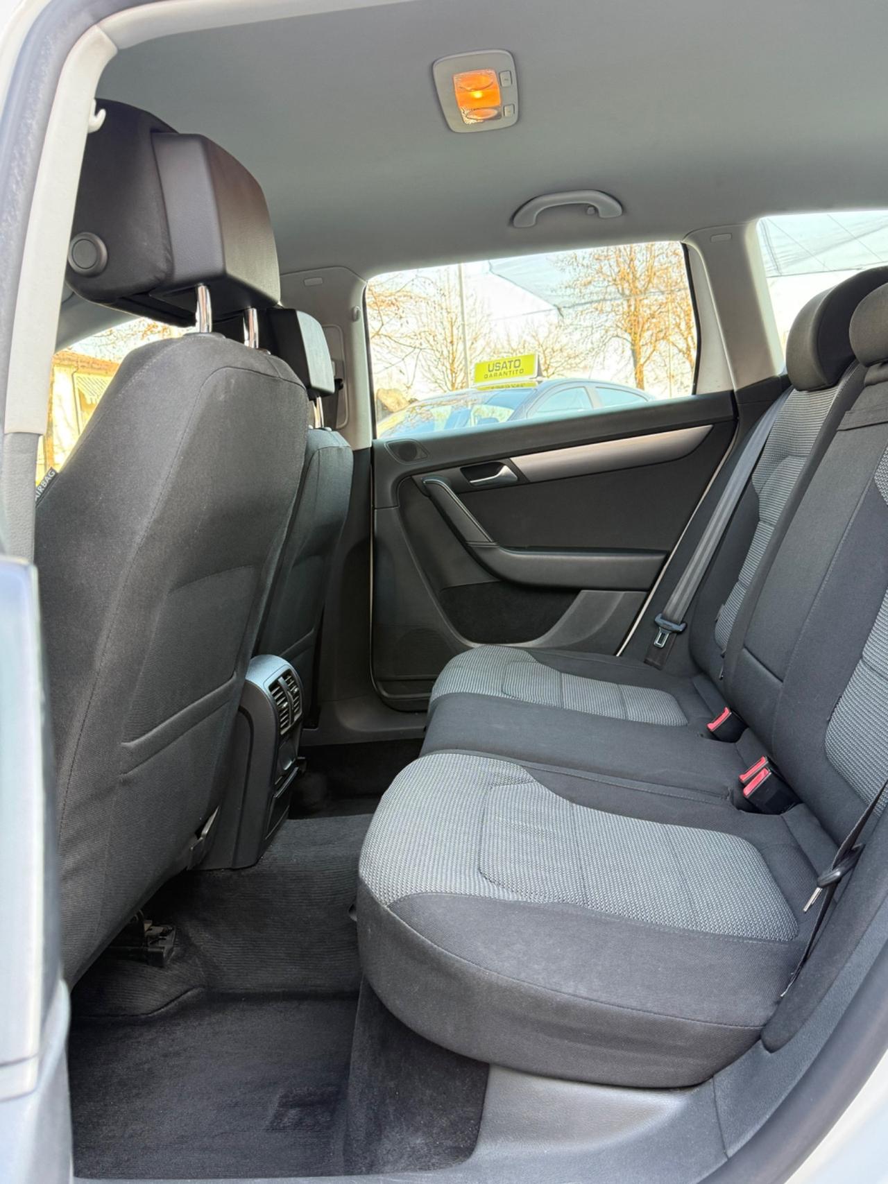 Volkswagen Passat 1.6 TDI Comfortline BlueM. Tech.