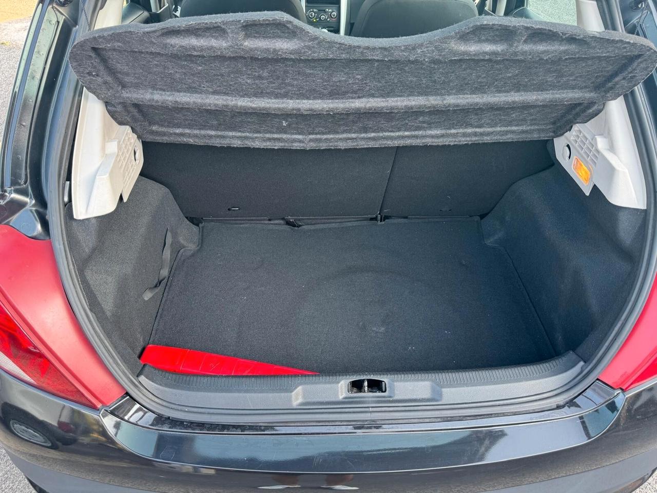 Peugeot 207 1.4 BENZ 5P UNIPRO SOLO 64000 KM - 2012