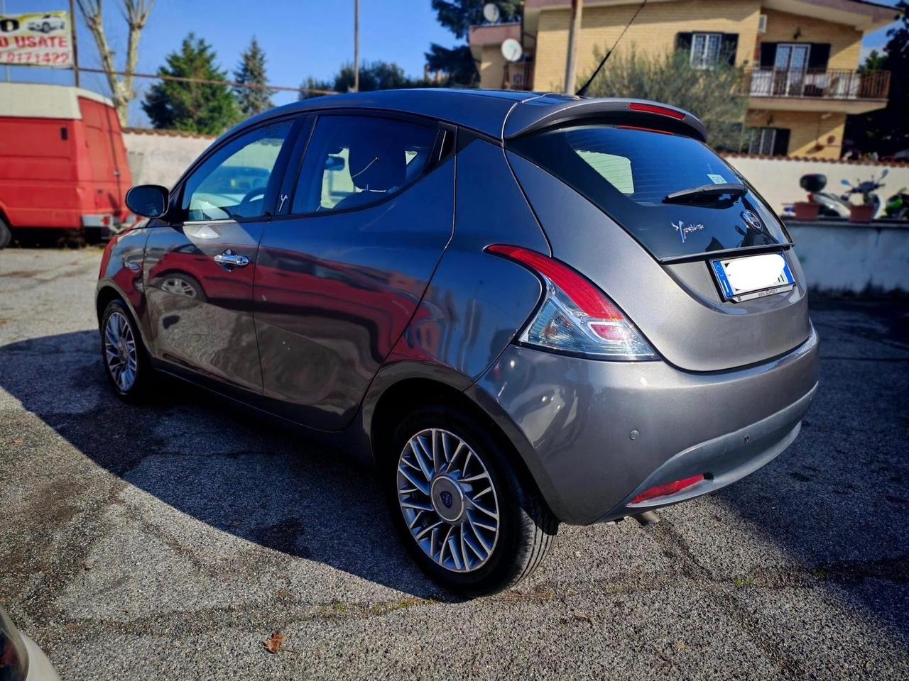 Lancia Ypsilon 1.3 MJT