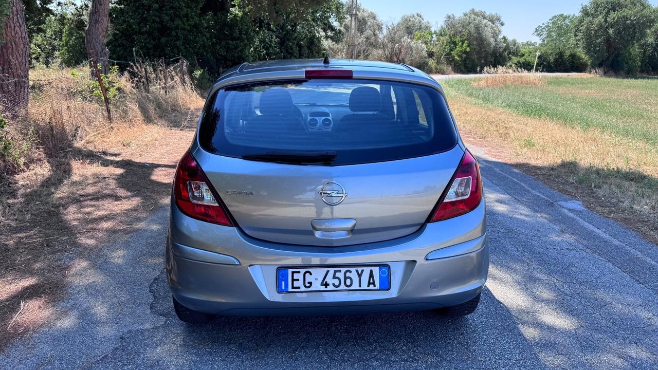 Opel Corsa 1.2 5 porte Club