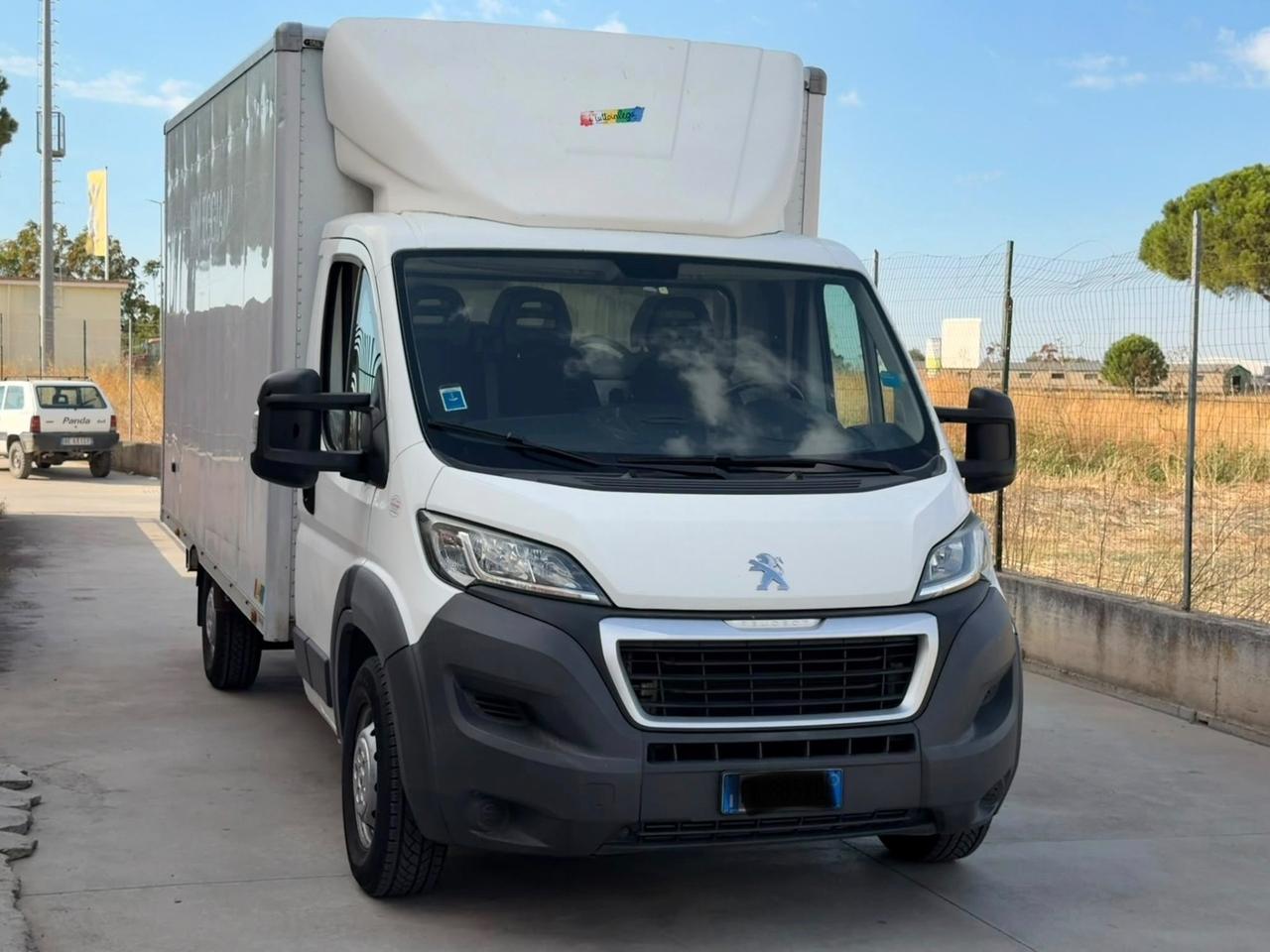 Peugeot Boxer 330 2.0 BlueHDi PC Cabinato
