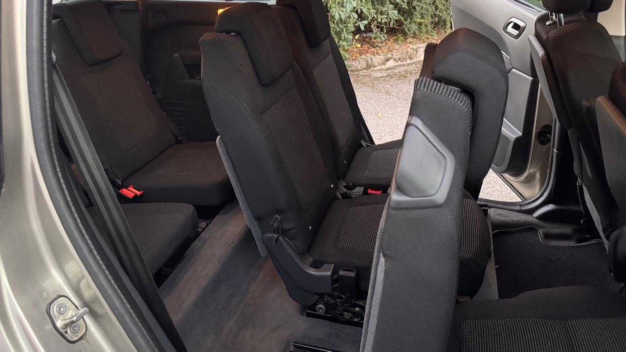 Peugeot 5008 1.6 THP 156CV Tecno 7Posti