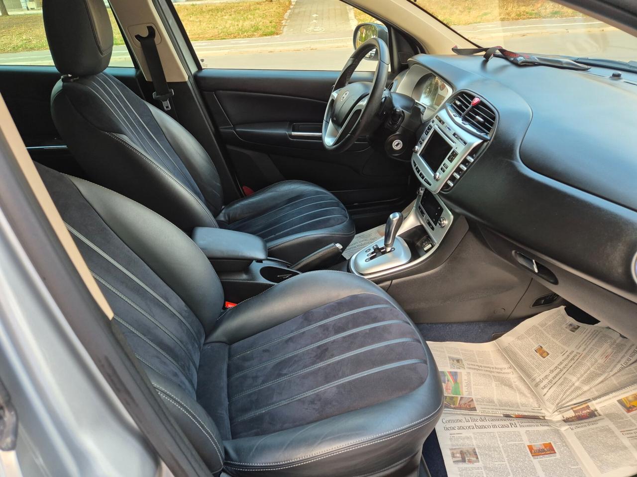 Lancia delta 1.6 multijet 120cv cambio automatico 2014