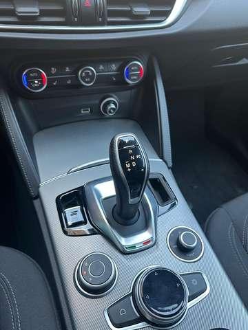 Alfa Romeo Stelvio 2.2d 160cv Sprint Navi+Palette al Vol.+Camera