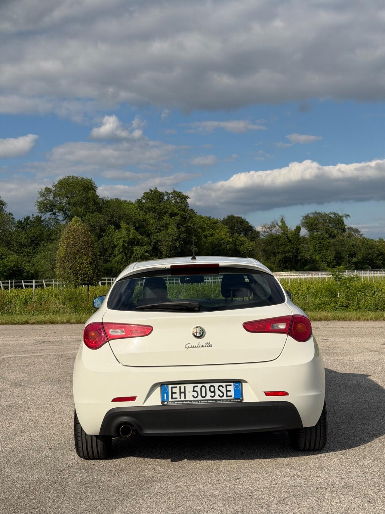 Alfa Romeo Giulietta 1.4 Turbo MultiAir TCT Distinctive