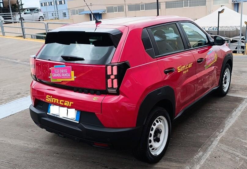 Fiat Grande Panda 44kWh Red