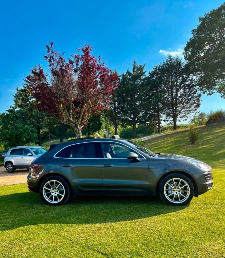 Porsche Macan S